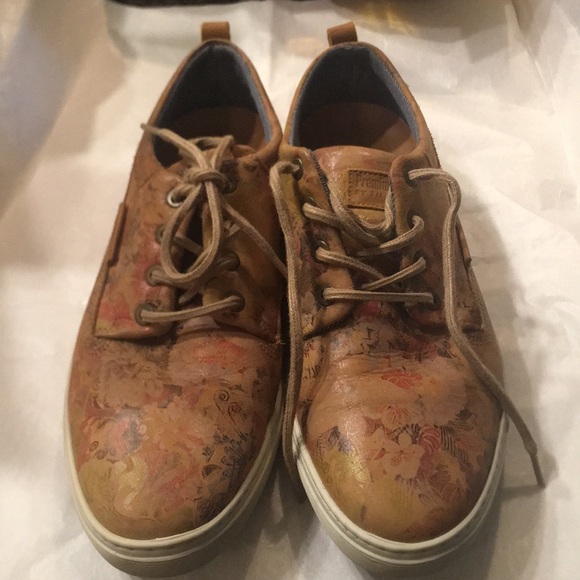 Steve Madden Women Leather Uppers-Made in Portugal.  Gently Used. - Picture 6 of 9